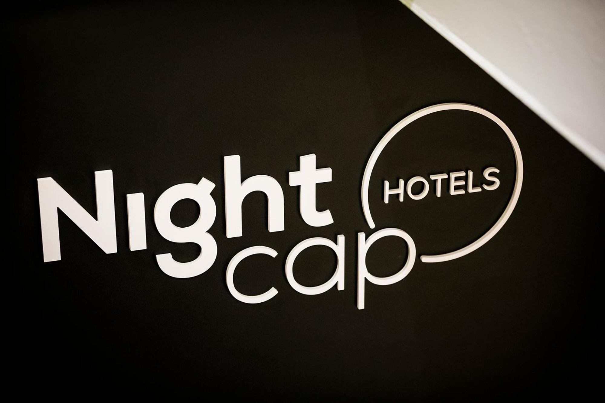Nightcap At Playford Tavern Elizabeth Ngoại thất bức ảnh